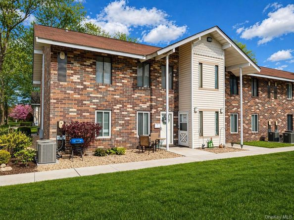 11 Sierra Court 11, Coram NY 11727