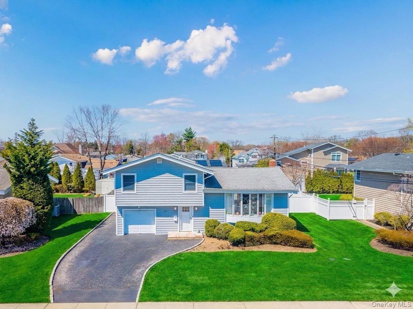 47 Favorite Lane, Jericho NY 11753