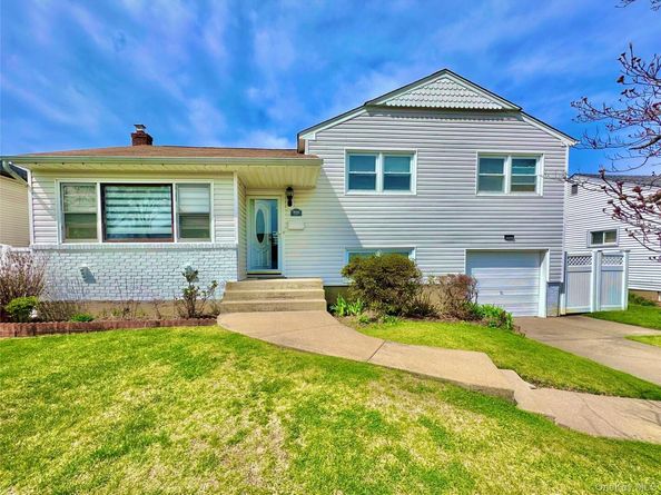 592 Benton Road, East Meadow NY 11554