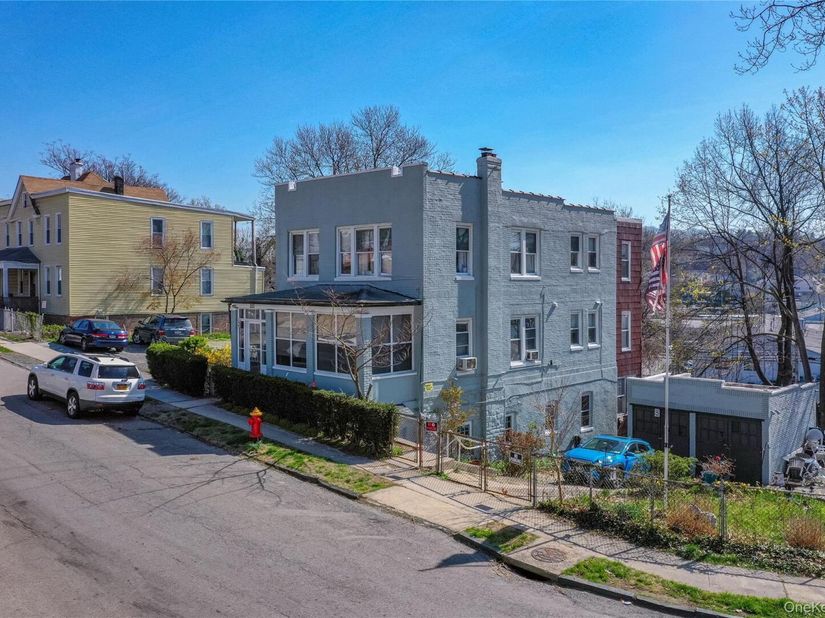220 Woodland Avenue, Yonkers NY 10703