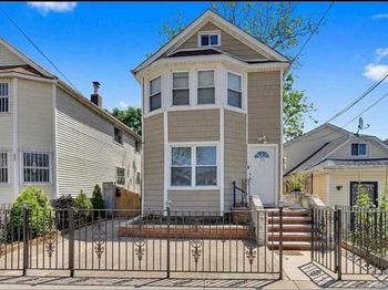 324 Underhill Ave