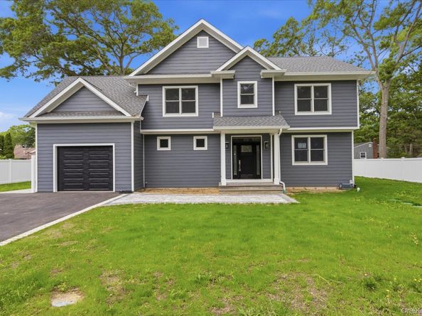 218 W Tyler Avenue, Miller Place NY 11764