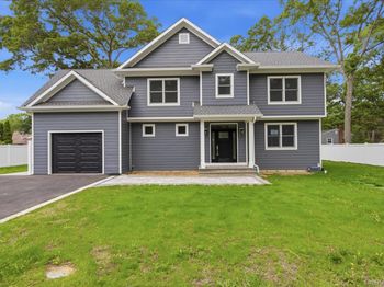 218 W Tyler Avenue