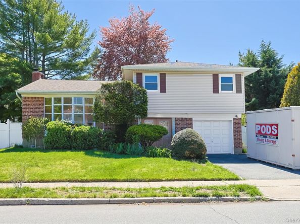 29 Edna Drive, Syosset NY 11791