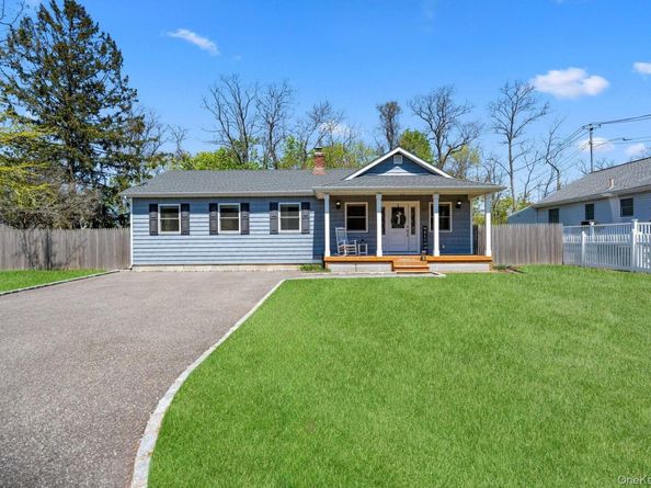 11 Jackson Street, East Islip NY 11730