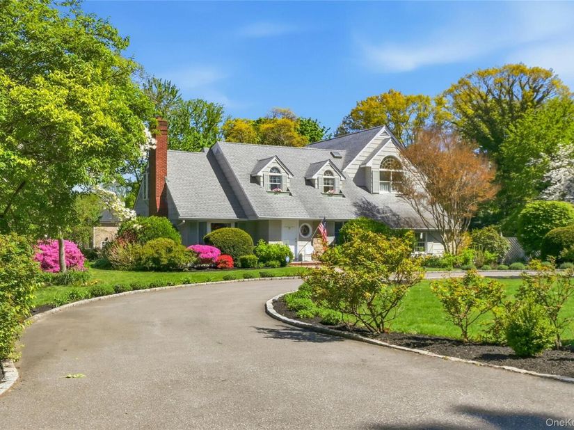 9 Townsend Road, Glen Cove NY 11542