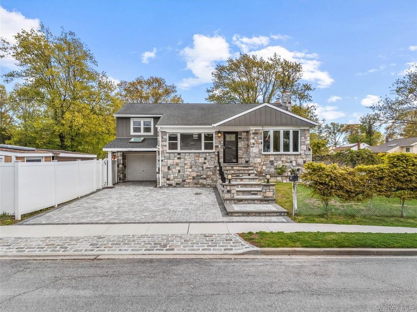 44 Bruce Lane, Westbury NY 11590