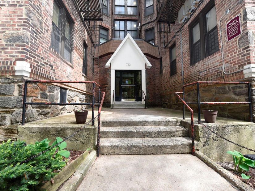 762 Brady Avenue 121, Bronx NY 10462