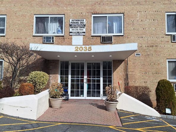 2035 Central Park Ave 1S, Yonkers NY 10710