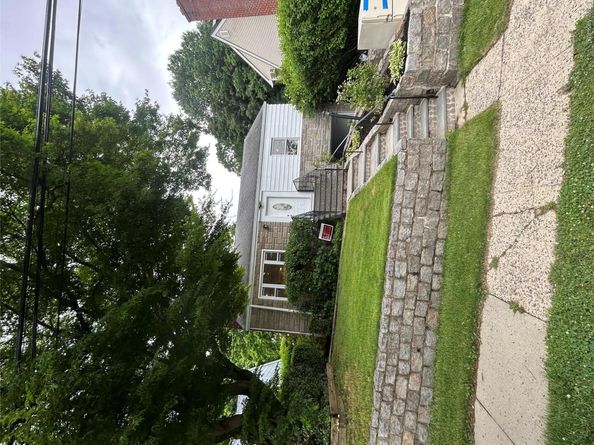 207 Morsemere Avenue, Yonkers NY 10703