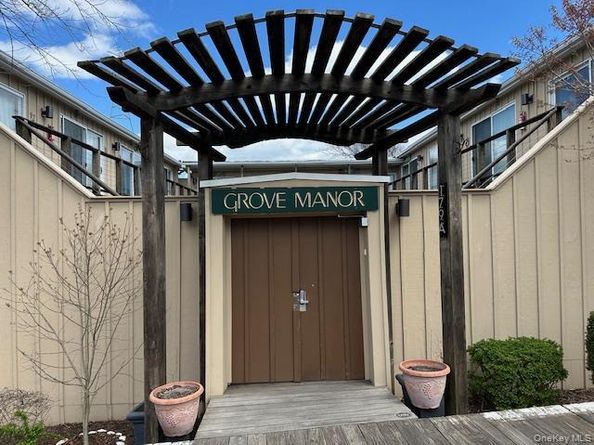 179A Ocean Walk 6, Cherry Grove NY 11782