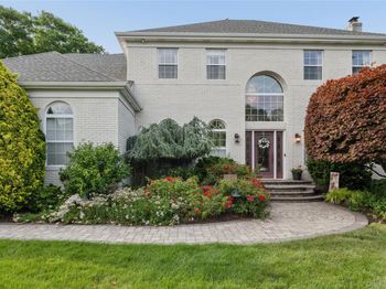 15 Barnaby Court E