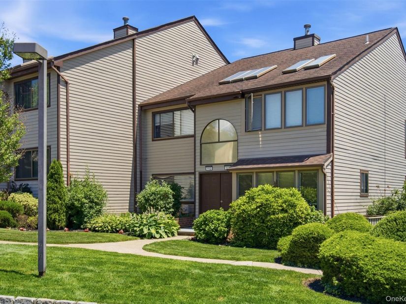 112 The Glen 112, Glen Head NY 11545