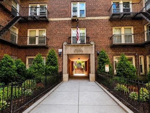 48-20 44th Street 4C, Woodside NY 11377
