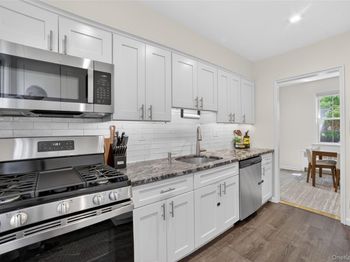 17 Fieldstone Drive