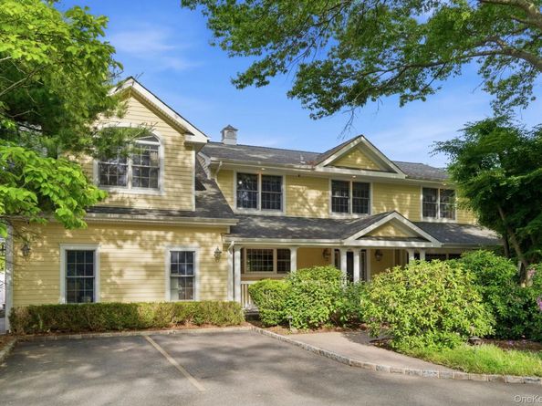316 S Woods Road, Woodbury NY 11797
