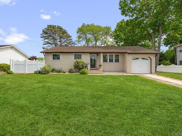 173 Loop Drive, Sayville NY 11782