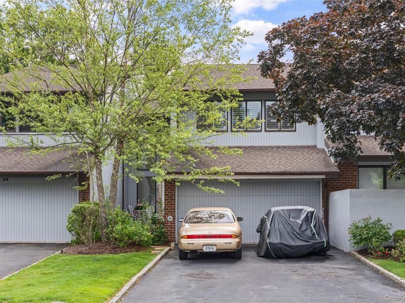 83 Foxwood Drive, Jericho NY 11753
