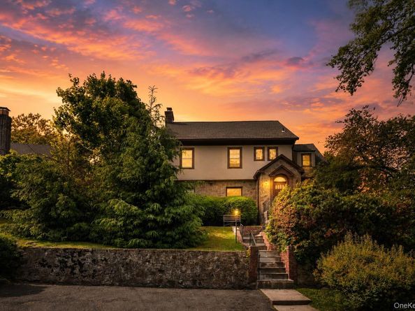 17 Old Orchard Road, New Rochelle NY 10804