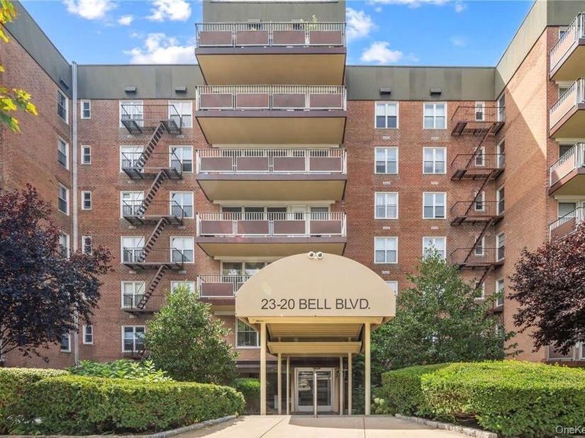 23-20 Bell Blvd 5C, Bayside NY 11360