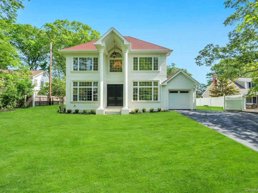 11 Amboy Lane, Lake Grove NY 11755