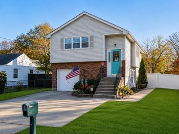 89 Woodycrest Drive