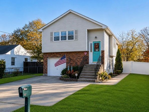 89 Woodycrest Drive, Farmingville NY 11738