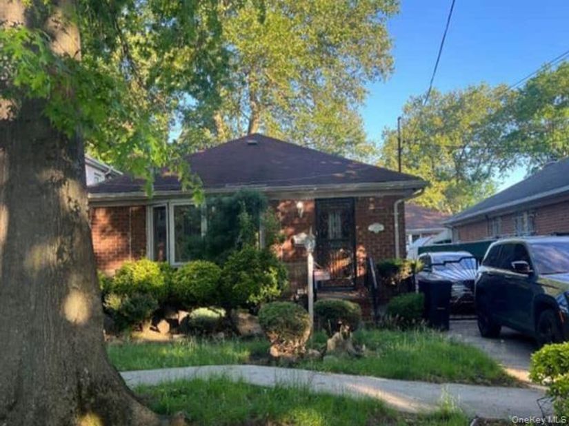13838 222nd Street, Laurelton NY 11413
