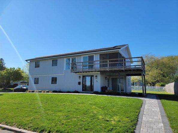 23 Dalny Place, Sayville NY 11782
