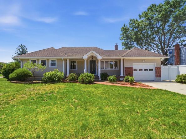 2934 Kinloch Road, Wantagh NY 11793