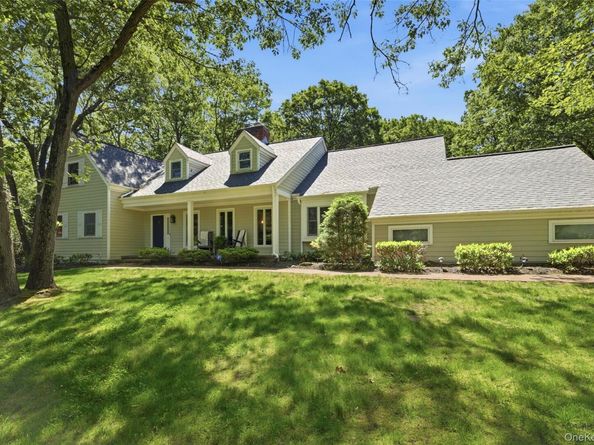 4 Waterview Lane, East Setauket NY 11733