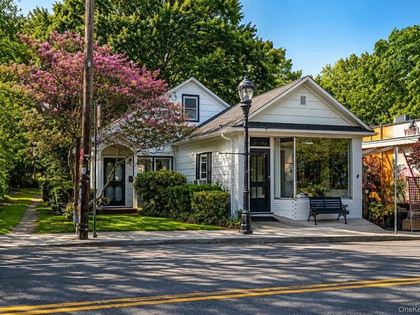 1550 Main Road, Riverhead NY 11901