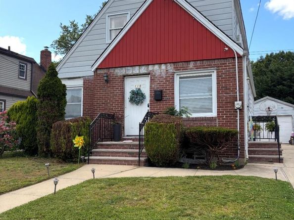 115 Wellington Street, Hempstead NY 11550