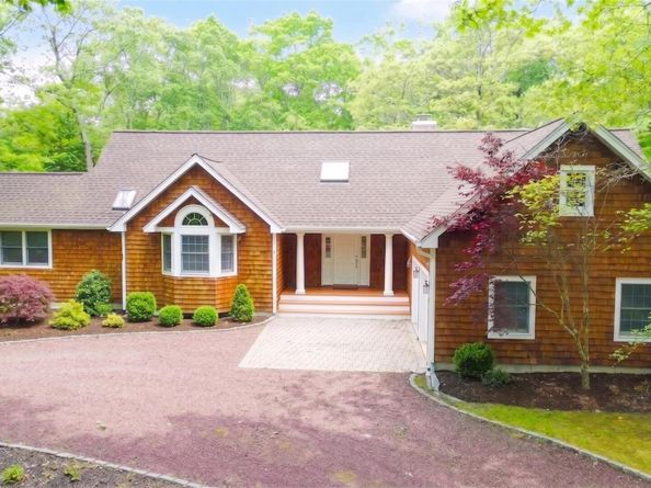 33 Windwood Court, Westhampton NY 11977