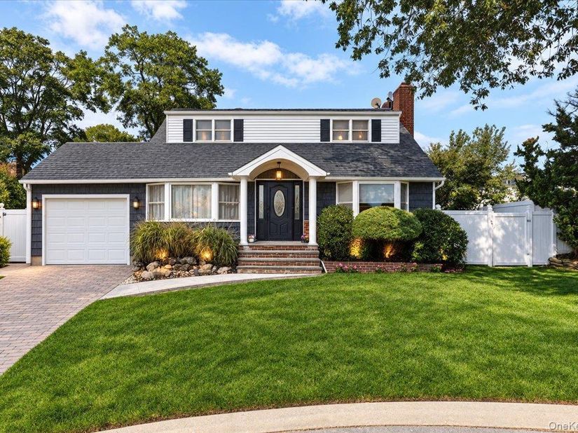 1 5th Avenue, Farmingdale NY 11735