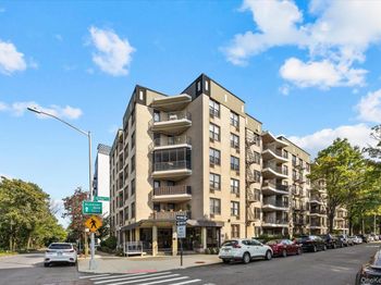 1874 Pelham Parkway S