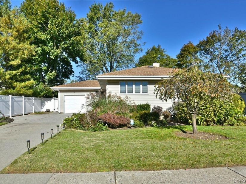 4 Primrose Avenue, Hicksville NY 11801
