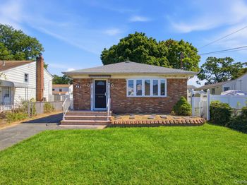 983 Cayuga Road