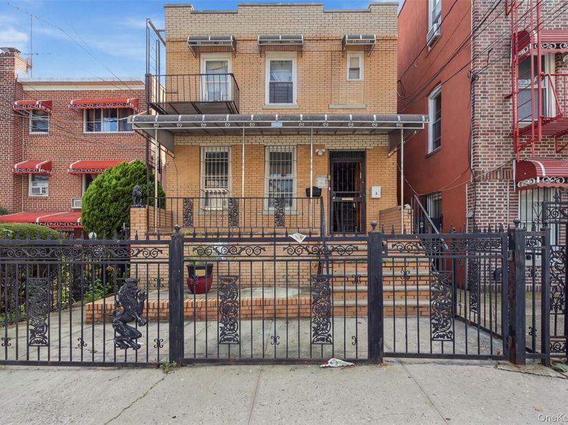 1038 E 224th Street, Bronx NY 10466