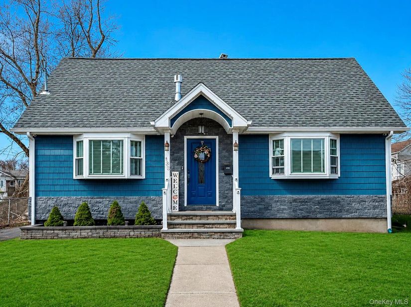 433 S 7th Street, Lindenhurst NY 11757