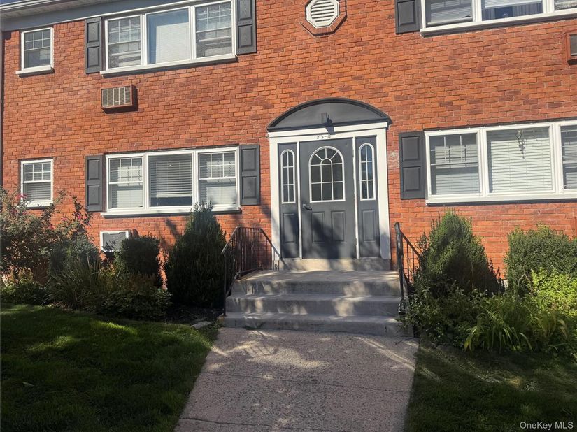 1879 Crompond Road F6, Peekskill NY 10566