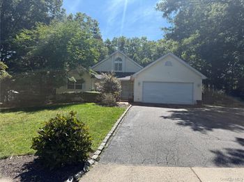 4 Thunderbird Court