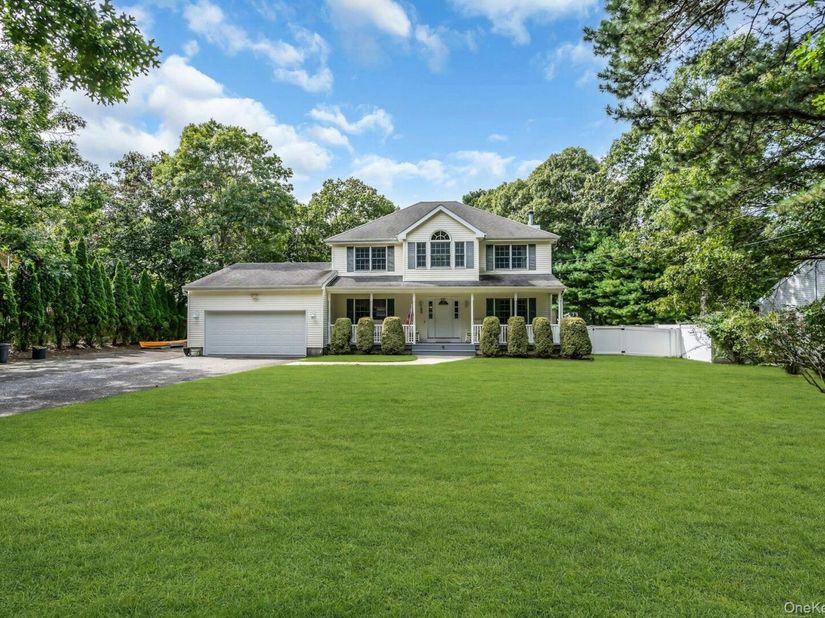 61 Washington Heights Avenue, Hampton Bays NY 11946