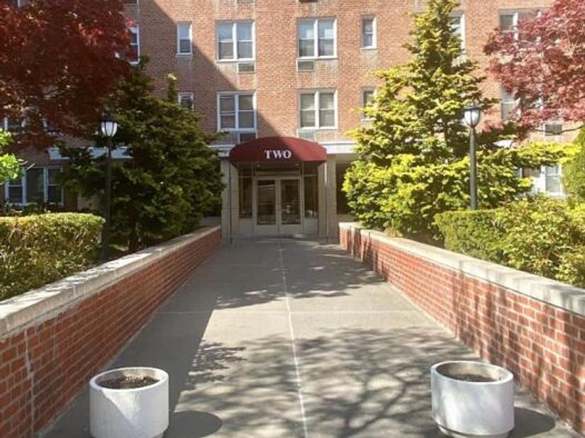 2 Sadore Lane 5Z, Yonkers NY 10710