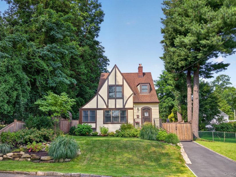 14 S Longfellow Street, Hartsdale NY 10530