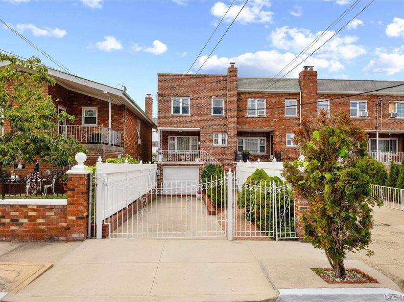 727 Hollywood Avenue, Bronx NY 10465