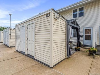 80 Townhouse Road N