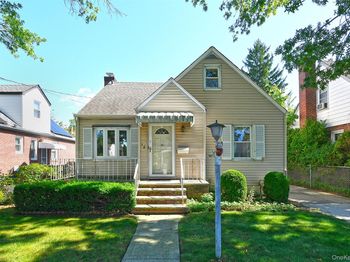 12 Hull Avenue