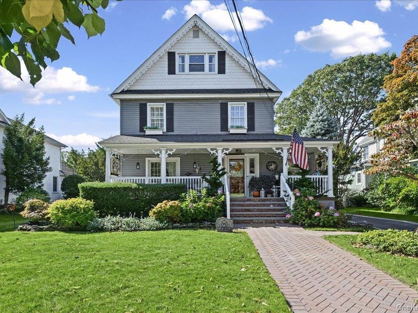 176 S Centre Avenue, Rockville Centre NY 11570