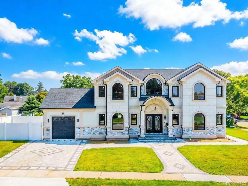 16 Violet Avenue, Hicksville NY 11801